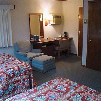 Longvue Inn And Suites Wellsvi Wellsville Экстерьер фото